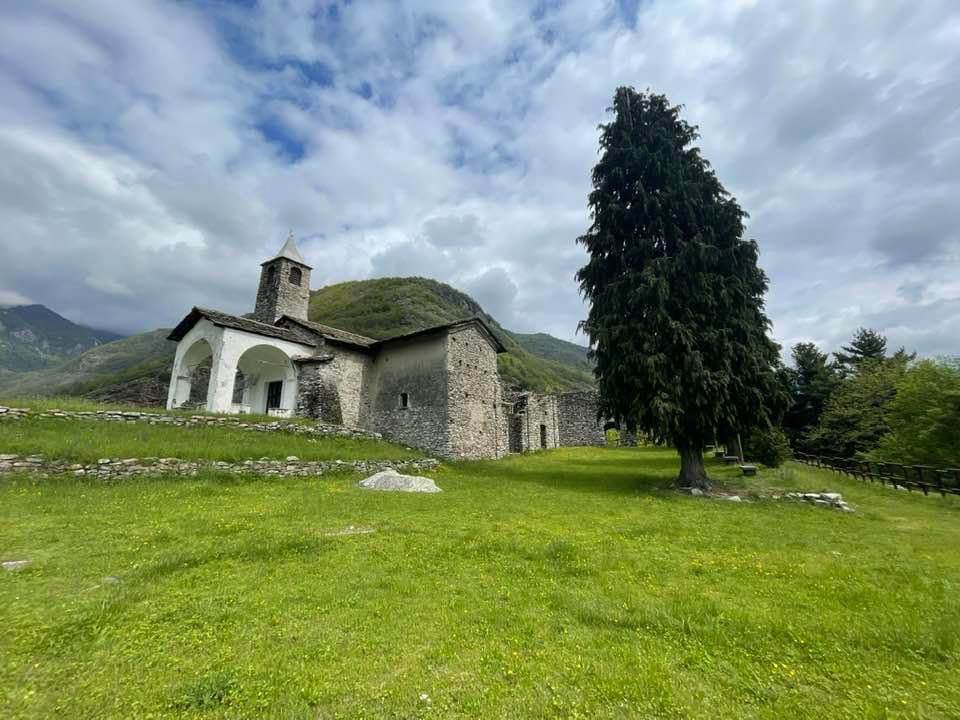 Rocca di Re Arduino e Chiesa di Santa Croce